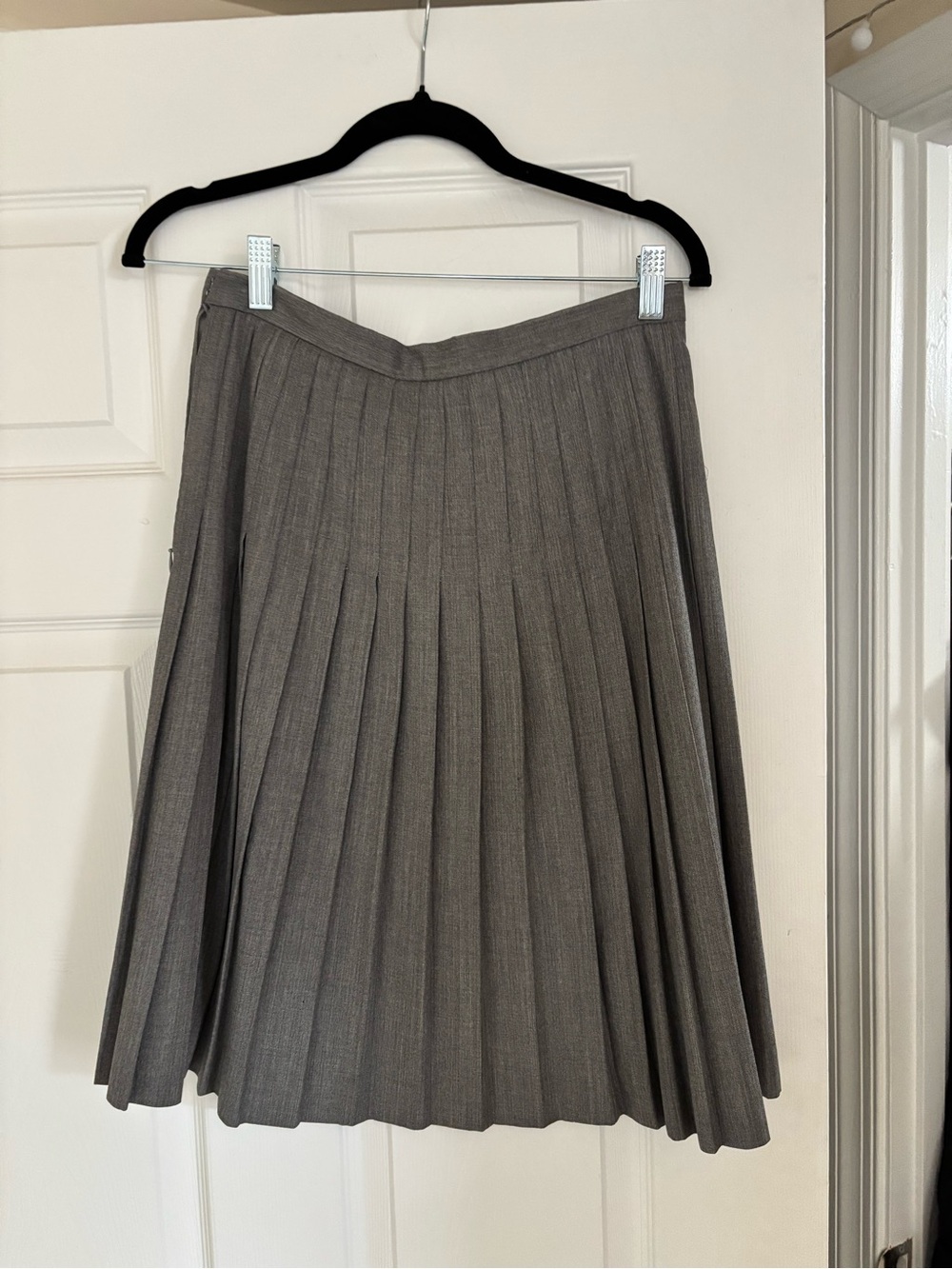 Brooks Brothers Pleated A-Line Skirt in Heather Gray